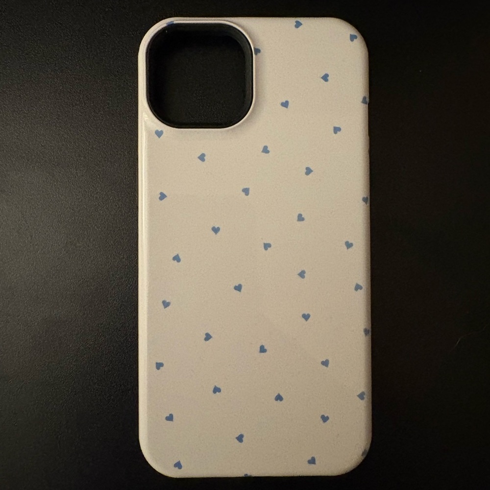 Casely iPhone 13 Bold Case - blue hearts
